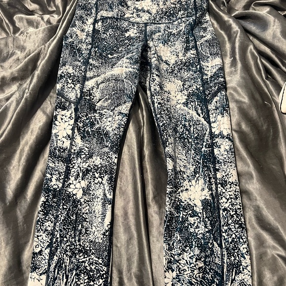 Lululemon speed tight 25” luxtreme - Picture 3 of 4